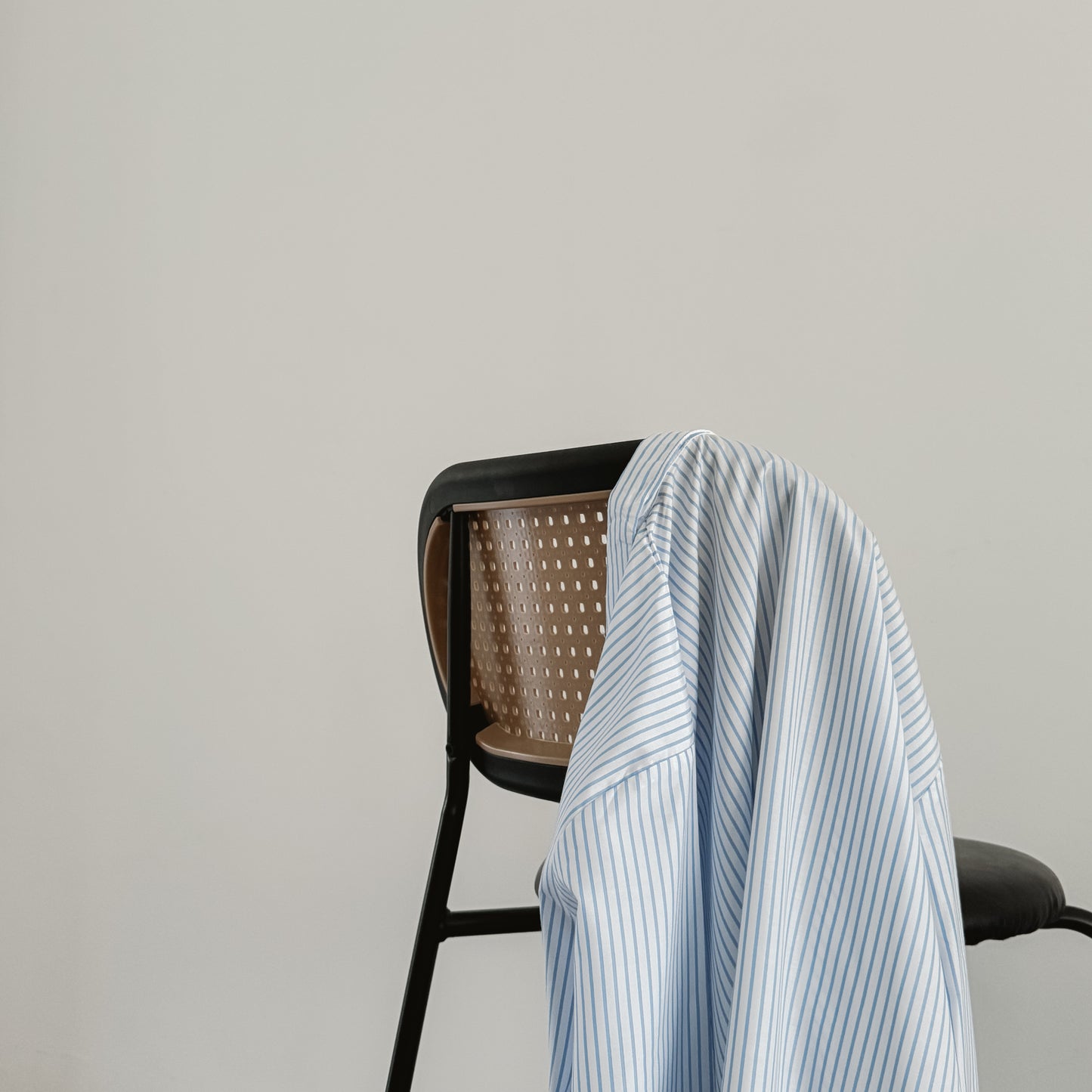 (PRE-ORDER) Zara Striped Shirt in White Blue